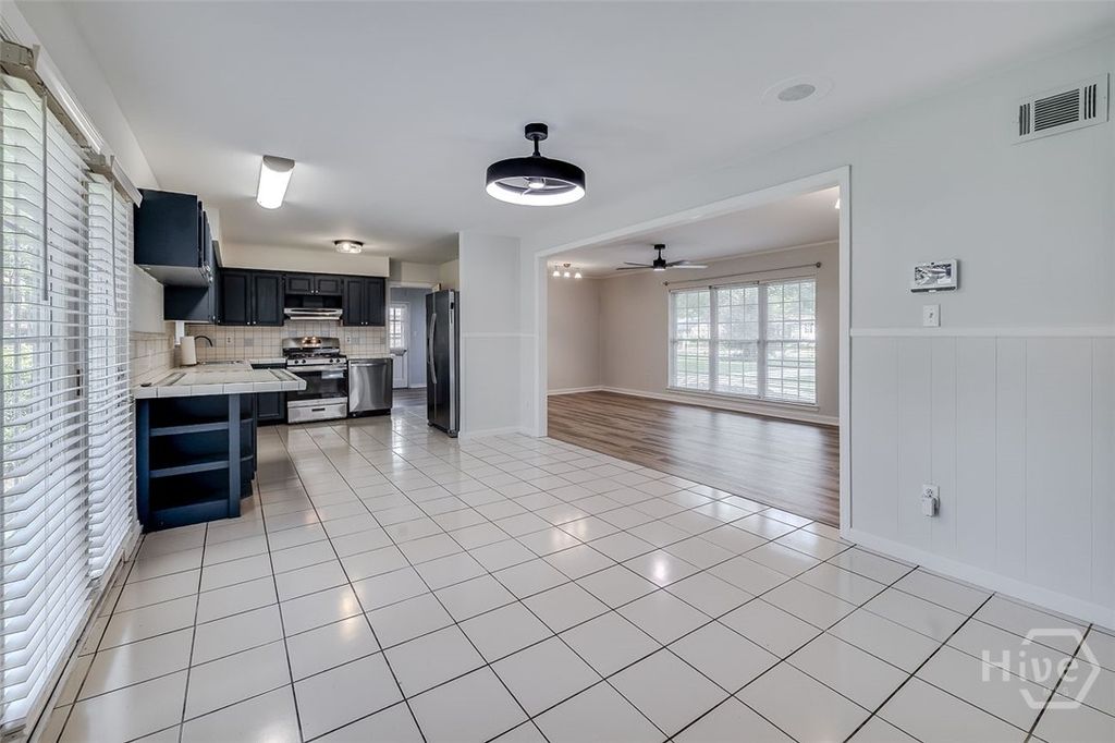 Image 14 of property listing at 122 Westwood Drive, Rincon, GA 31326