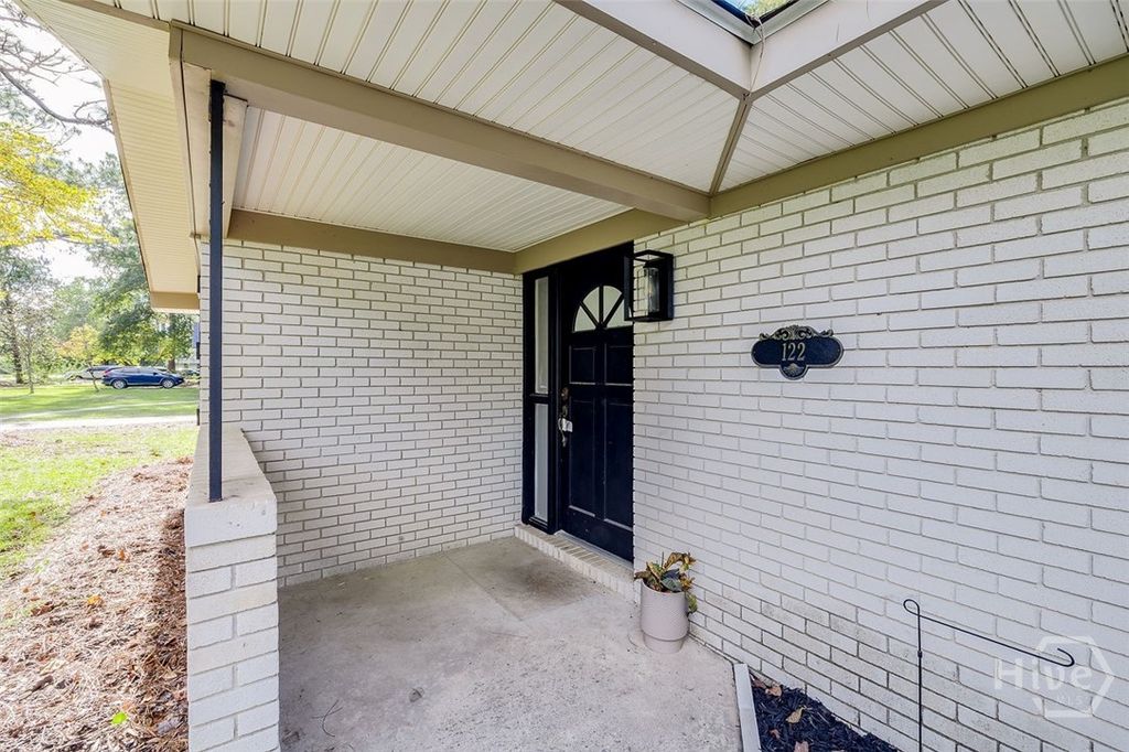 Image 3 of property listing at 122 Westwood Drive, Rincon, GA 31326