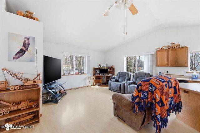 224 W Heritage Drive, Wasilla, AK 99654