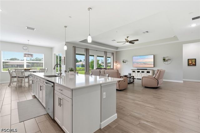 17040 Serengeti CIR, Alva, FL 33920