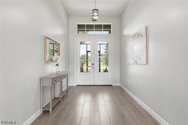 17040 Serengeti CIR, Alva, FL 33920