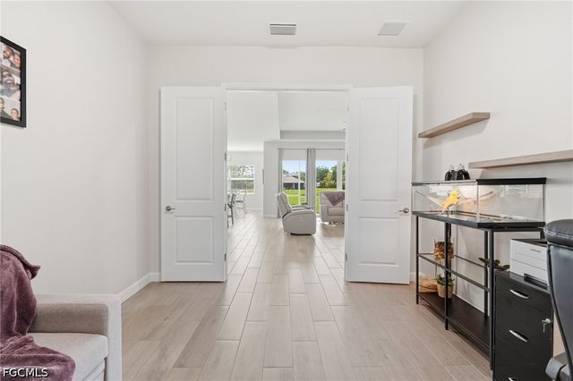 17040 Serengeti CIR, Alva, FL 33920