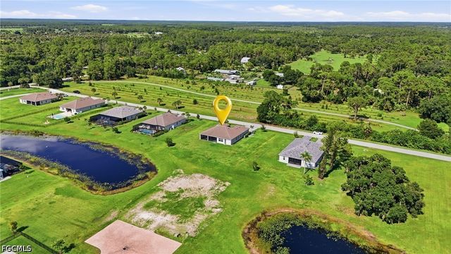 17040 Serengeti CIR, Alva, FL 33920