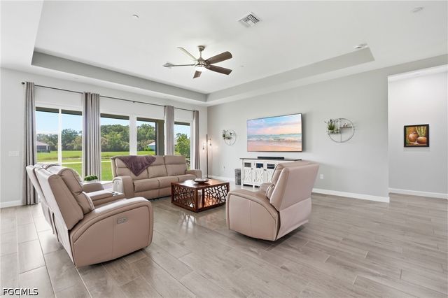 17040 Serengeti CIR, Alva, FL 33920