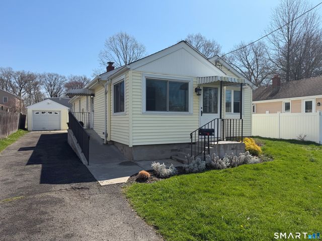 65 Roseville Street, Fairfield, CT 06825