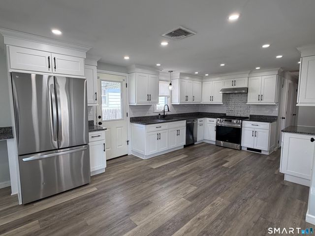 65 Roseville Street, Fairfield, CT 06825