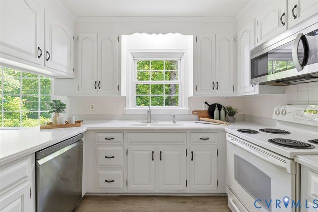 11111 Pennway Dr, Richmond, VA 23236
