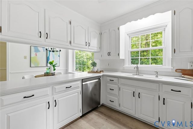 11111 Pennway Dr, Richmond, VA 23236
