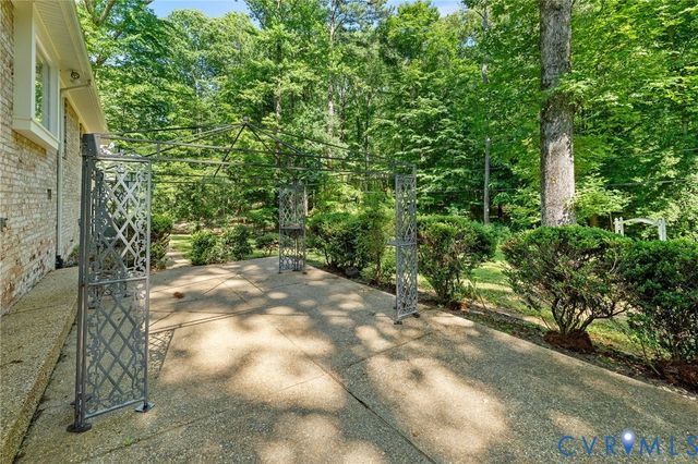 11111 Pennway Dr, Richmond, VA 23236