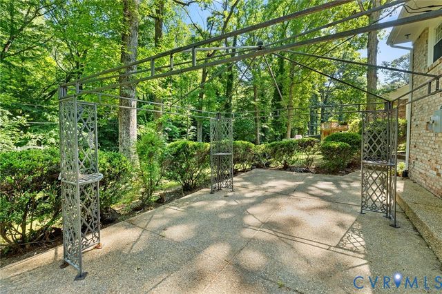 11111 Pennway Dr, Richmond, VA 23236