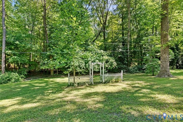 11111 Pennway Dr, Richmond, VA 23236