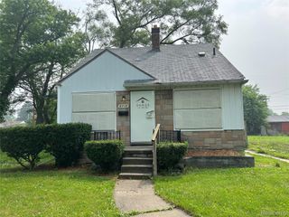 6718 Grandville Avenue, Detroit, MI 48228