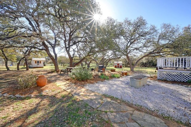 384 Sunset RDG, Blanco, TX 78606
