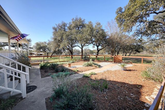 384 Sunset RDG, Blanco, TX 78606