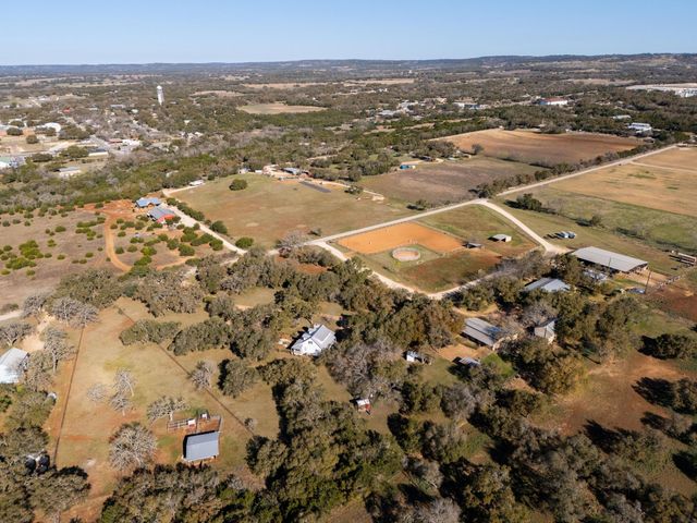 384 Sunset RDG, Blanco, TX 78606