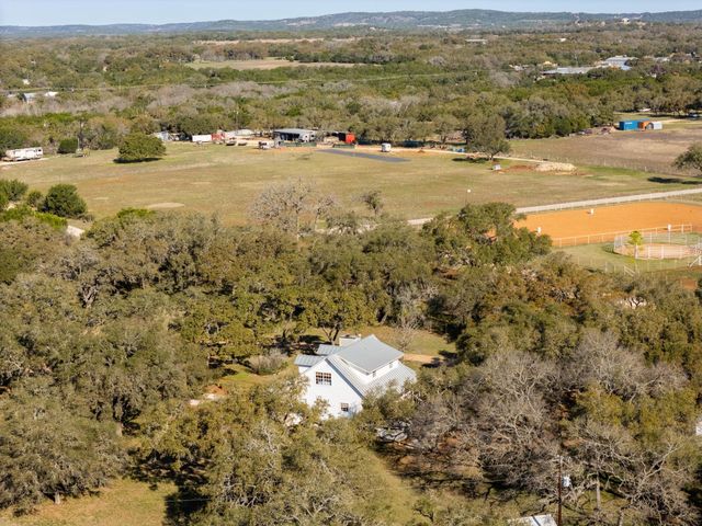 384 Sunset RDG, Blanco, TX 78606
