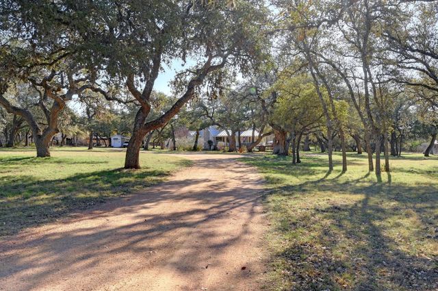 384 Sunset RDG, Blanco, TX 78606