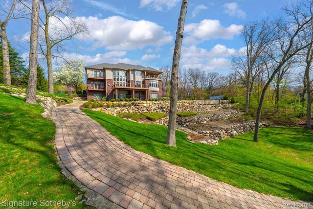 5001 FOREST VALLEY, Independence Charter Township, MI 48348
