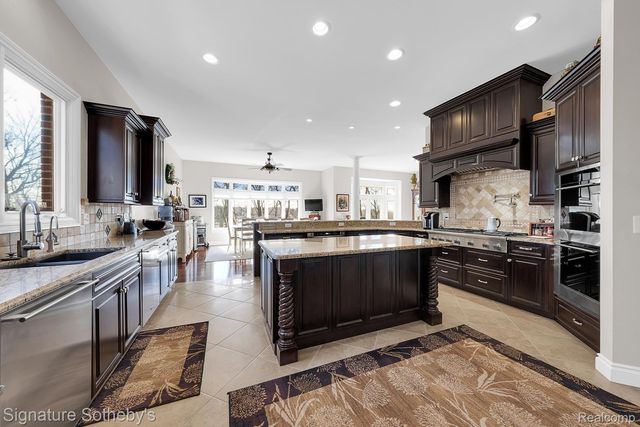 5001 FOREST VALLEY, Independence Charter Township, MI 48348