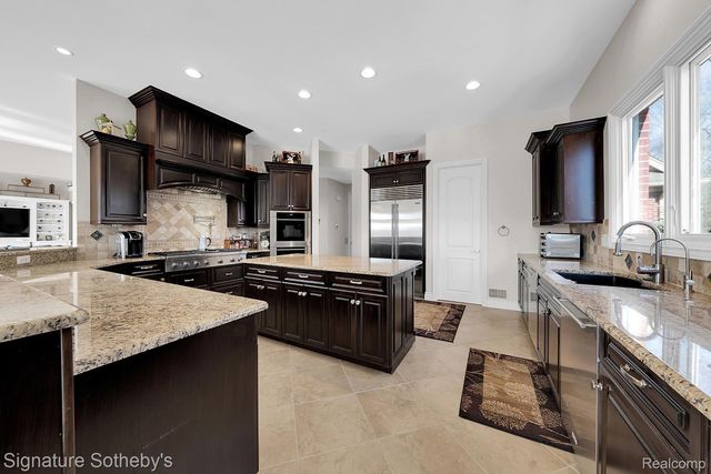 5001 FOREST VALLEY, Independence Charter Township, MI 48348