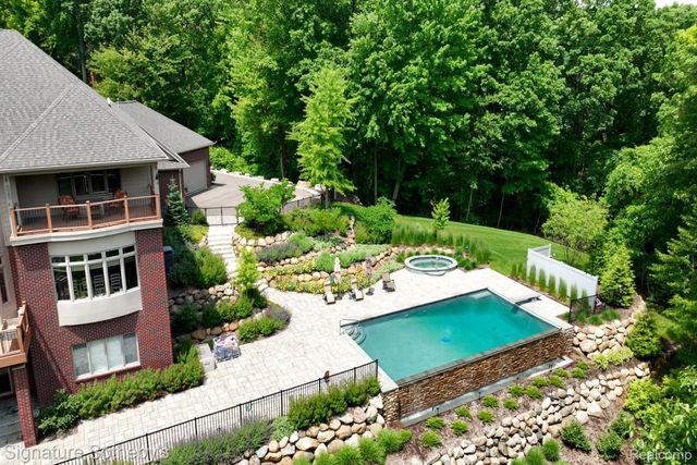 5001 FOREST VALLEY, Independence Charter Township, MI 48348