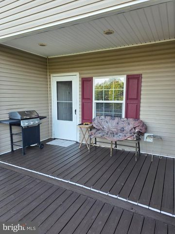 502 FALCON DR, Carlisle, PA 17013