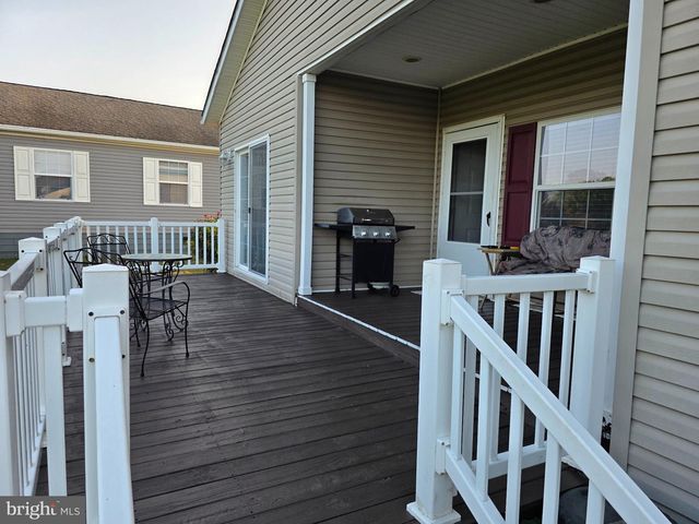 502 FALCON DR, Carlisle, PA 17013
