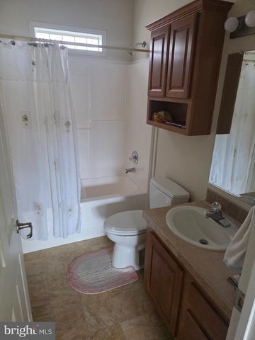 502 FALCON DR, Carlisle, PA 17013