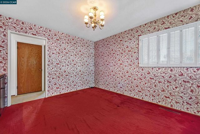 557 Summit Dr, Pinole, CA 94564