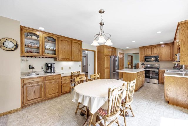 3097 MERCEDES DRIVE, Green Bay, WI 54313