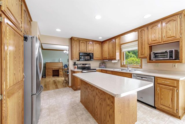3097 MERCEDES DRIVE, Green Bay, WI 54313