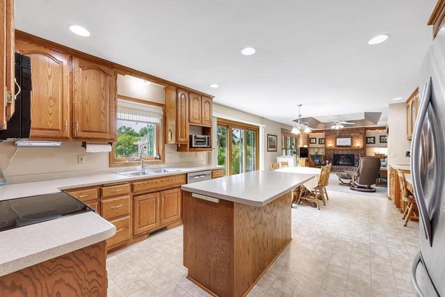 3097 MERCEDES DRIVE, Green Bay, WI 54313