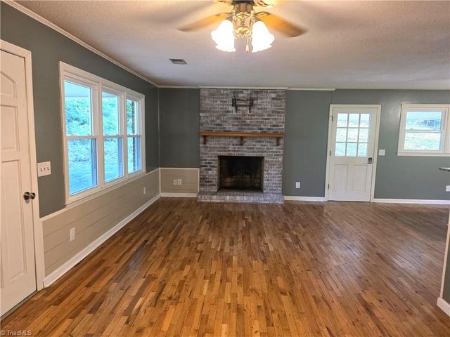 146 King Park Circle, Mount Airy, NC 27030