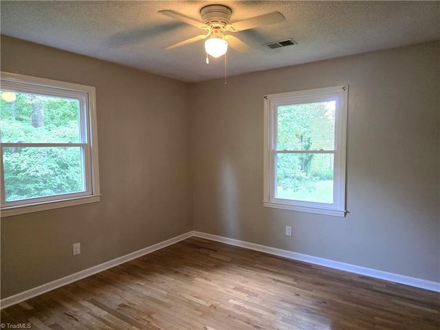146 King Park Circle, Mount Airy, NC 27030