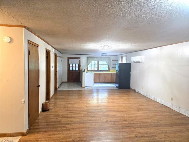 146 King Park Circle, Mount Airy, NC 27030
