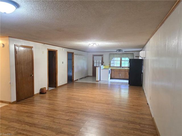 146 King Park Circle, Mount Airy, NC 27030