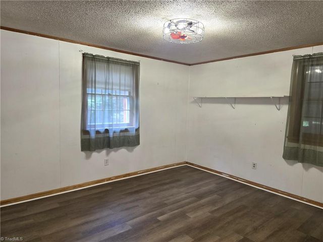 146 King Park Circle, Mount Airy, NC 27030