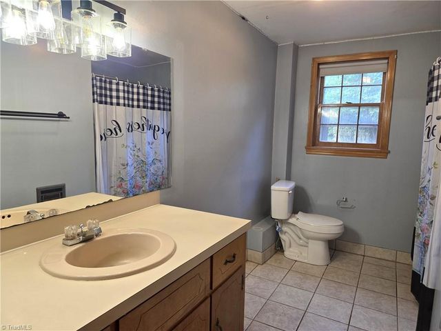 146 King Park Circle, Mount Airy, NC 27030