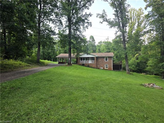 146 King Park Circle, Mount Airy, NC 27030