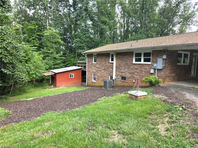 146 King Park Circle, Mount Airy, NC 27030