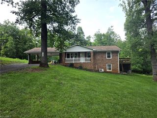 146 King Park Circle, Mount Airy, NC 27030