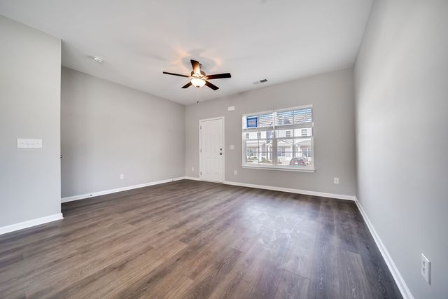 348 Kristen Ct, Columbia, TN 38401