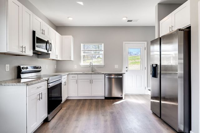 348 Kristen Ct, Columbia, TN 38401