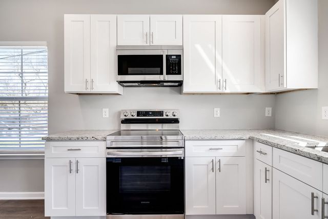 348 Kristen Ct, Columbia, TN 38401