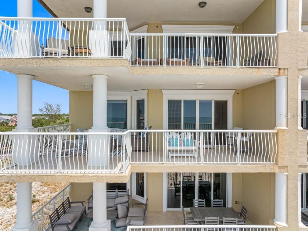 Image 16 of property listing at 19734 GULF BOULEVARD 402, Indian Shores, FL 33785