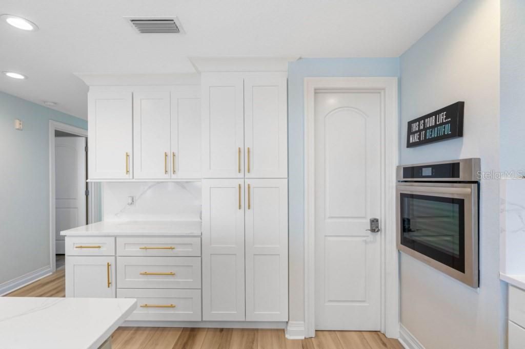 Image 23 of property listing at 19734 GULF BOULEVARD 402, Indian Shores, FL 33785