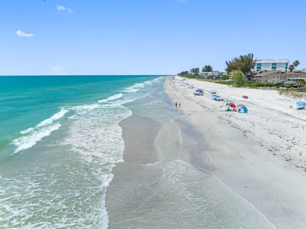 Image 4 of property listing at 19734 GULF BOULEVARD 402, Indian Shores, FL 33785