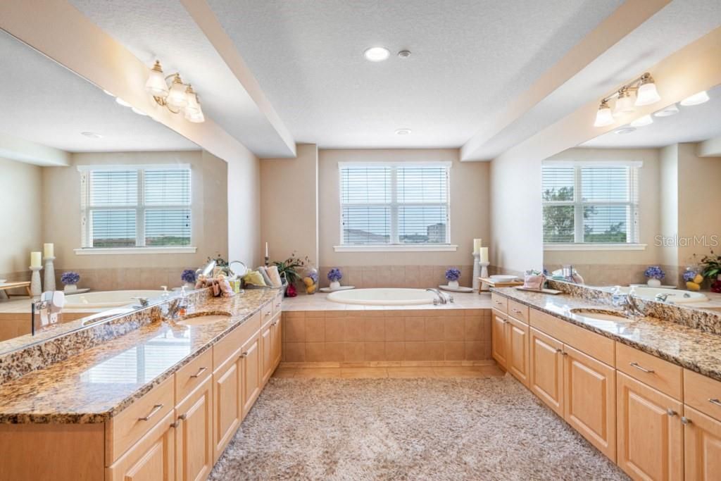 Image 43 of property listing at 19734 GULF BOULEVARD 402, Indian Shores, FL 33785