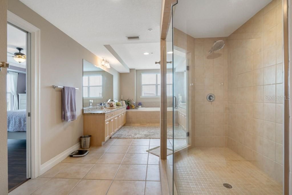 Image 46 of property listing at 19734 GULF BOULEVARD 402, Indian Shores, FL 33785