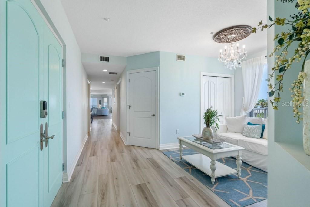 Image 9 of property listing at 19734 GULF BOULEVARD 402, Indian Shores, FL 33785